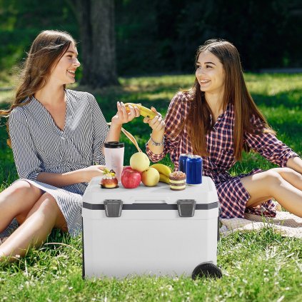 Přenosný chladicí box na kolečkách 45 QT, objem 64 plechovek s držákem na kelímky