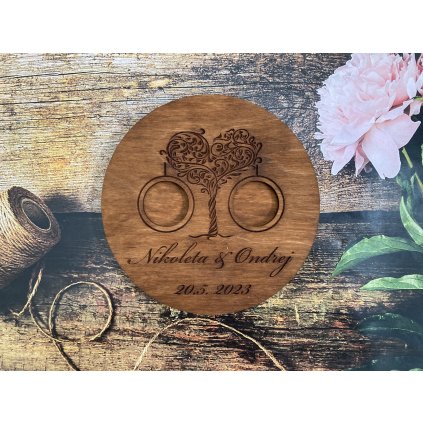 Drevený podnos na obrúčky   strom  Drevený podnos na obrúčky   strom