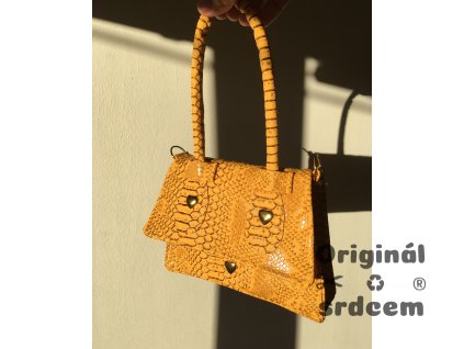 BCD8D64D B2C2 49B7 99B3 2B6D47613EE9