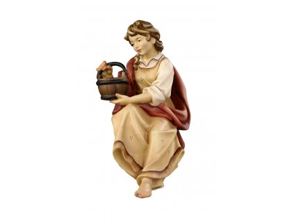 Dřevěná vyřezávaná postavy ženy, která sedí na studni