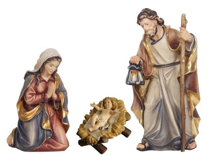 Drevené ručne maľovaná soška svätej rodiny, ktorú tvorí Josef, panna Mária a ich dieťa Ježiš Kristus. Svätá rodina je symbolom najvyššej lásky pre všetky rodiny. Jej sviatok pripadá na nedeľu po narodení Ježiša Krista. Predaj drevených betlehemov.