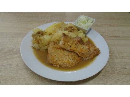 Vepřové medailonky na bylinkách,šťouchané brambory,zelný salát (1,12)