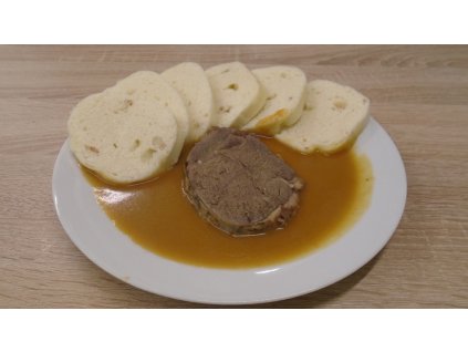 Svíčková hovězí pečeně,houskový knedlík (hovězí zadní) (1,3,7,10,12)