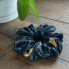 Scrunchie  Leaf me be - Bohyně  SILKY