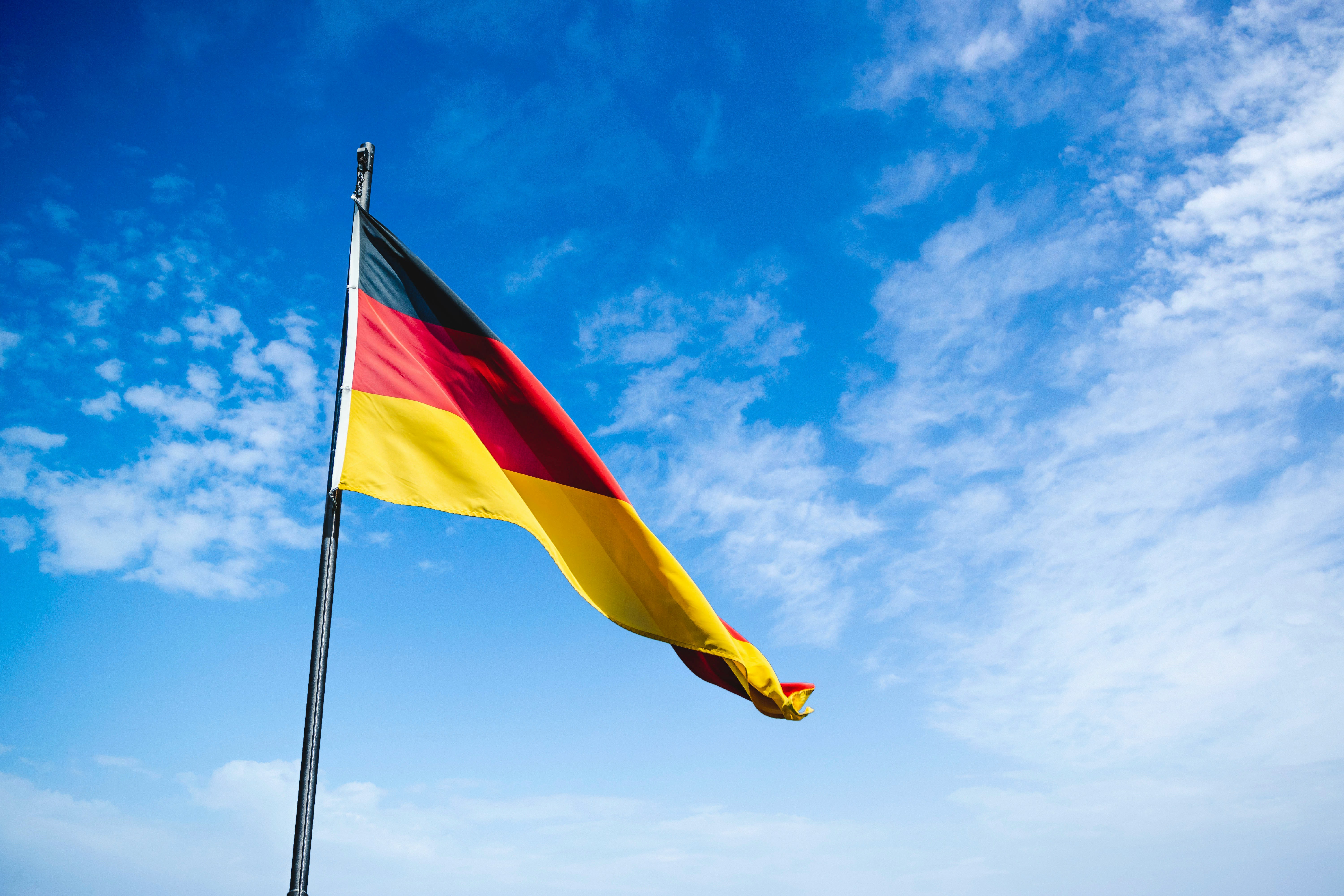 Německý parlament schválil částečnou legalizaci konopí