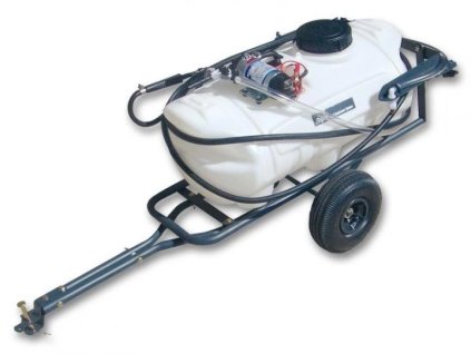 tažený postřikovač