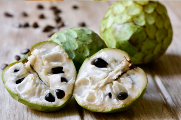 Exotické ovoce na talíři: Chirimoya