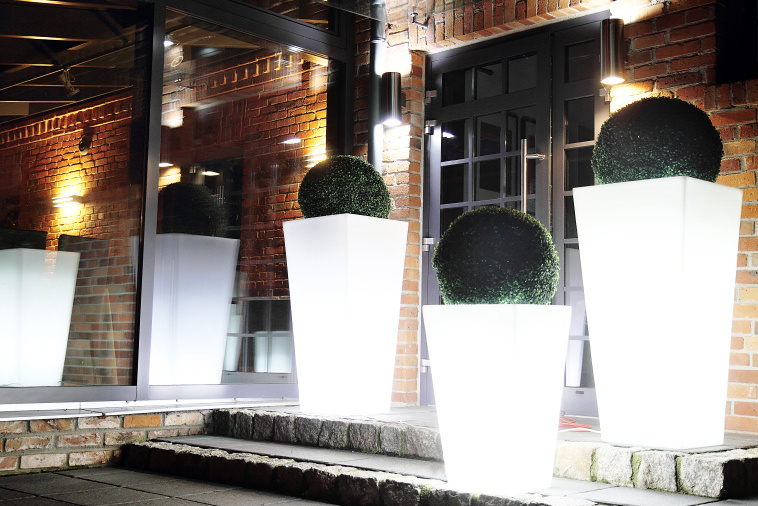 Svítící obaly na květináče SLIM Line