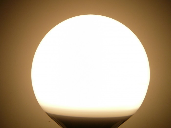 LED žárovka E27 EV9W-DIM stmívatelná Varianta: Teplá bílá