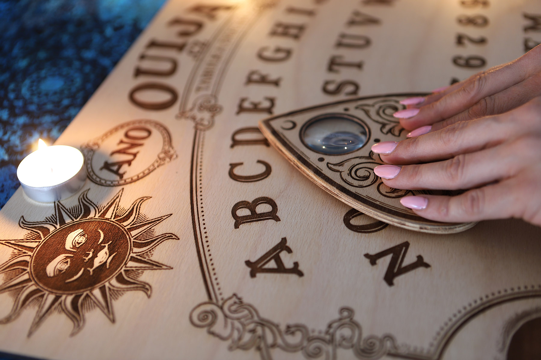 Jak používat tabulku duchů Ouija