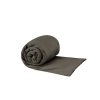 013846 PocketTowel Medium Beluga PRIMARY