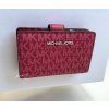 Michael Kors dámská peněženka Jet set travel Bifold medium dk raspberry