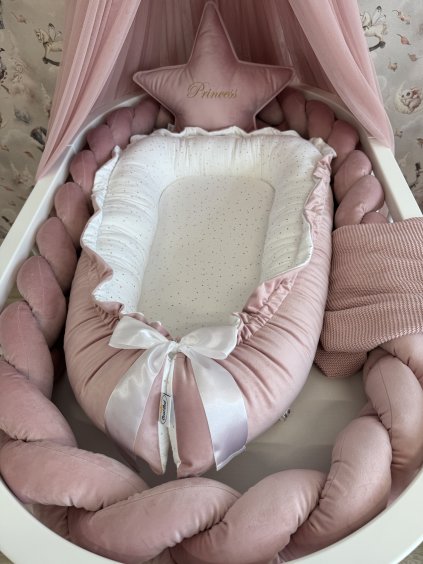 Hnízdečko s volánkem - na přání