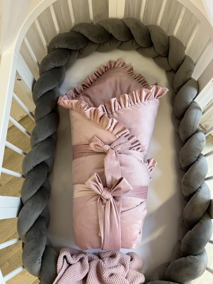 Péřová zavinovačka s volánkem - na přání  vnitřní vložka ze 100% bavlněného plátna, ve kterém je 100% peří., s volánky