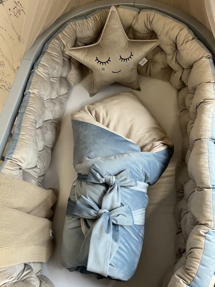 Zavinovačka s výplní z dutého vlákna bez volánku - na přání