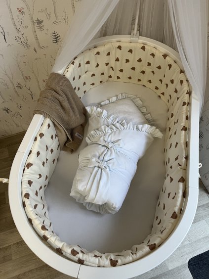 Zavinovačka s výplní z dutého vlákna s volánkem - na přání