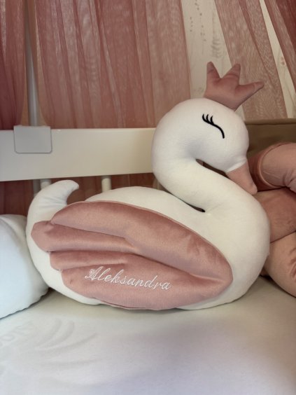 Labuť s korunkou, zobáčkem a křídlem z velvetu - na přání  Labuť polštář Oval Bed