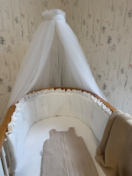 Plochý mantinel s volánky + výplň vatelín - na přání  výplň vatelín, plochý mantinel doplněn volánky