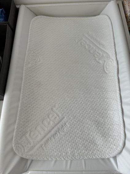 Nepropustná podložka na přebalovací pult z Tencelu  nepropustná podložka, na pultík nebo cestování