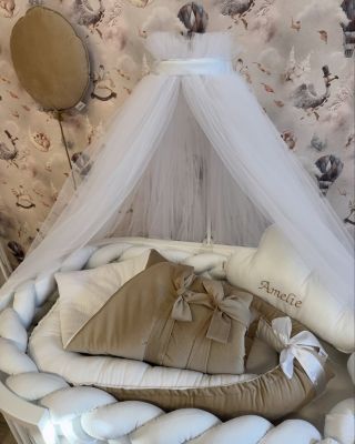 Výbavička pro Amelii💫 kávový strukturovaný velvet v kombinaci s bílým mušelínem🤍 objednejte si i Vy tu svou, vysněnou❤️🙌🏼...