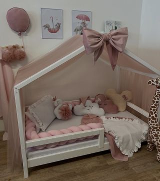 Domečková postel od @wood_for_kids_cz 😍🙌🏼 rádi vybavíme domečkovou postel barevně dle Vašich požadavků🫶🏻