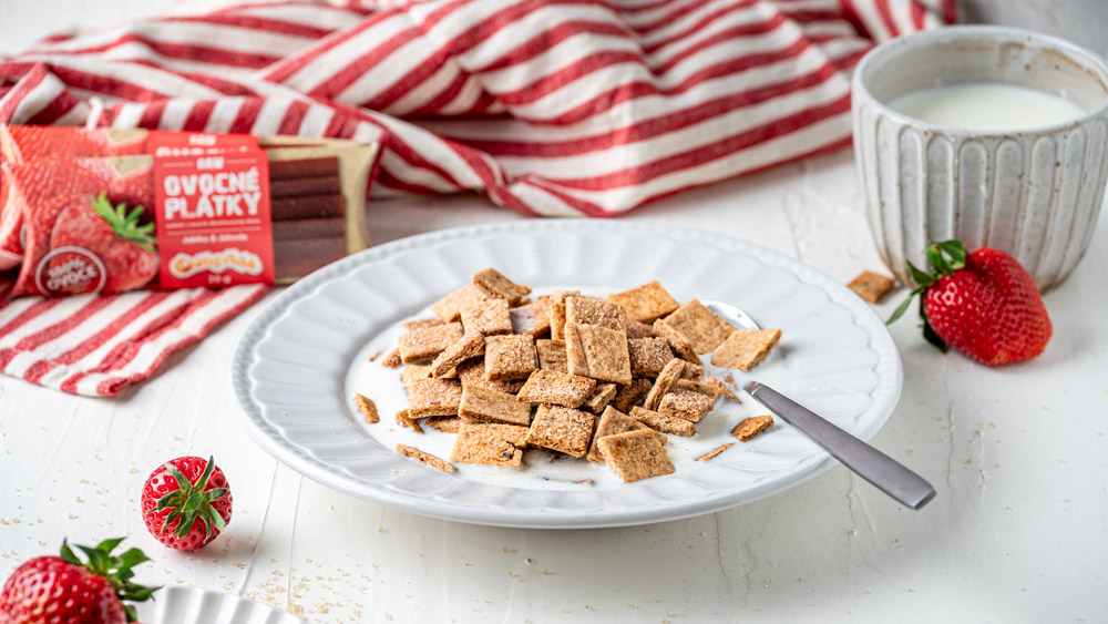 Domácí celozrnné cini minis: zdravá snídaně s vůní jahod a skořice