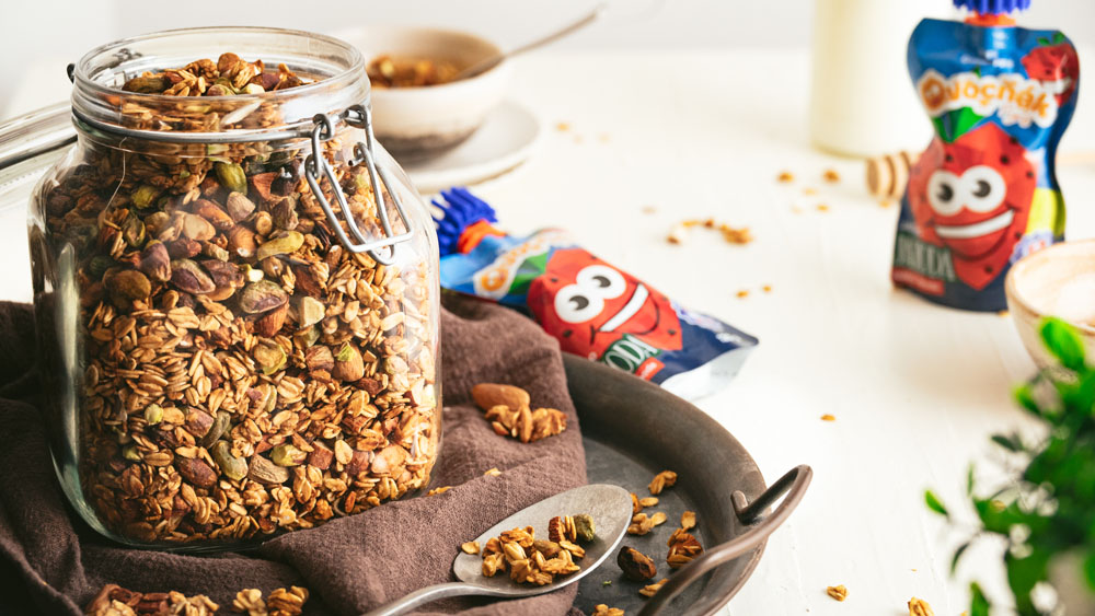 Domácí jahodová granola