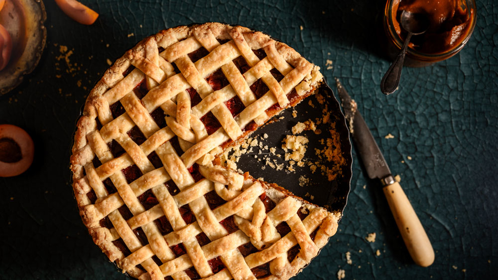 Linecký koláč s meruňkovo-jahodovou náplní