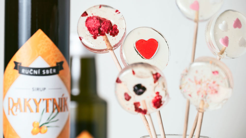 Lízátka s rakytníkem a lesními plody