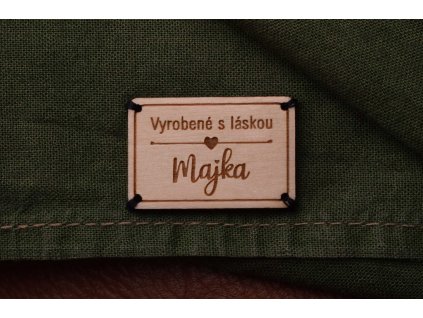 Drevený štítok pre handmade tvorcov s vlastným menom