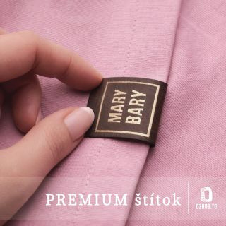 🤎 Aj značka MARY BARY si vybrala naše PREMIUM štítky na doladenie svojich kúskov. Prekladací štítok s lesklým detailom...