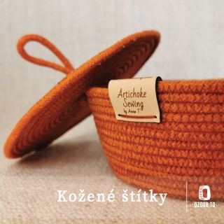 Pravá koža má svoje čaro 🤎 Tieto štítky sú vyrobené z prírodnej kože – bez farbenia, bez impregnácie. Presne také, aké ich...