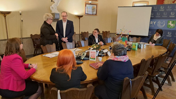 Obdarovali jsme partnery města Dvůr Králové nad Labem