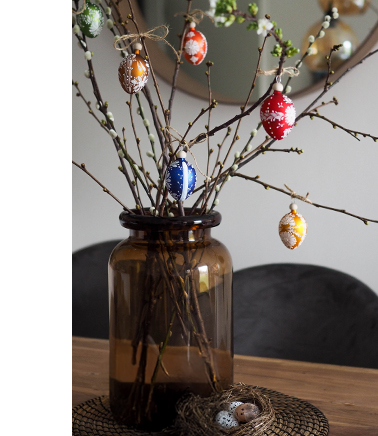 Připravte se na velikonoční svátky s naší kolekcí ručně malovaných skleněných ozdob