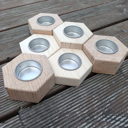 Svícen HEXAGON/VČELÍ PLÁST