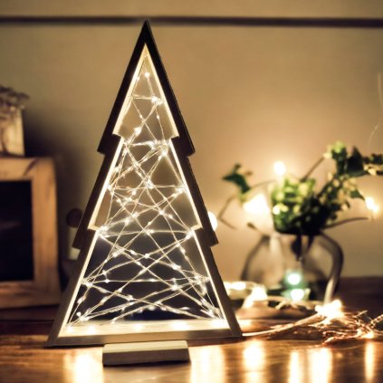 dřevěný stromek střední - s LED světly