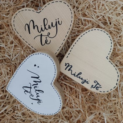 Dřevěná srdce s kaligrafickým textem Miluji Tě - na zavěšení
