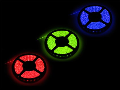 RGB LED szalag 5050 5m/300wood+csatlakozások