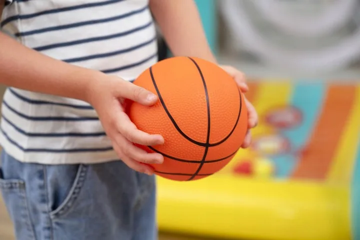 Detail produktu 4: Nafukovacia záhradná hra 3 v 1 basketbal, futbal, cieľ 127x109x178 cm Bestway 52813
