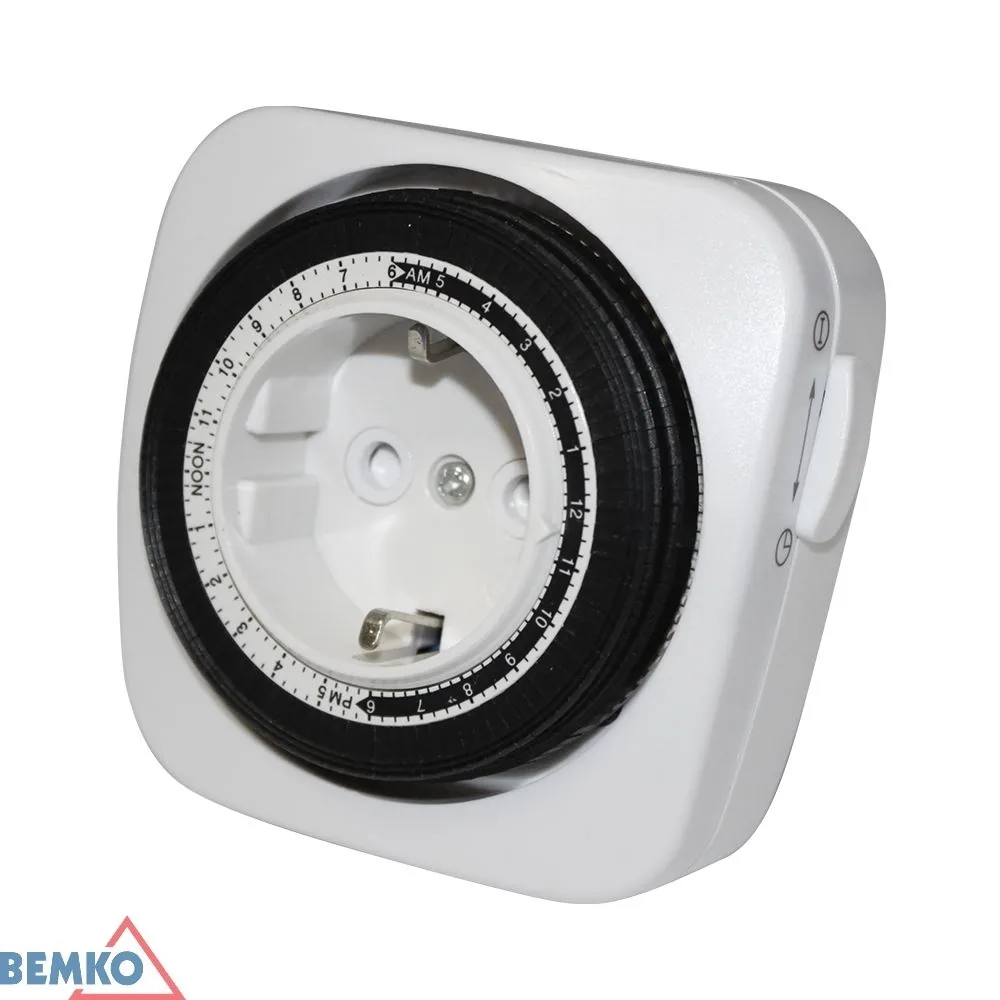 Bemko mechanické spínacie hodiny do zásuvky 24 h Schuko BM-B62-TSMD20