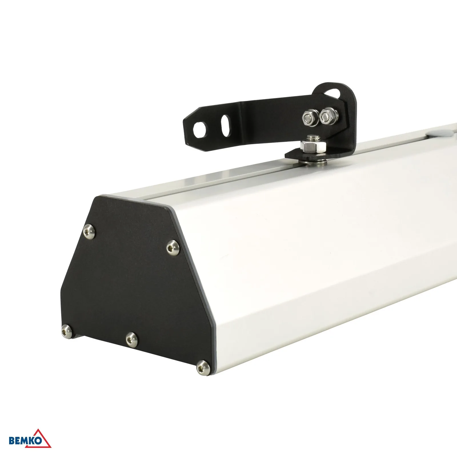 Luxmena highbay LED svietidlo 60W 4000K IP65 10700 lm BM-C85-HBM-P2A-060B-840B-C00-9090