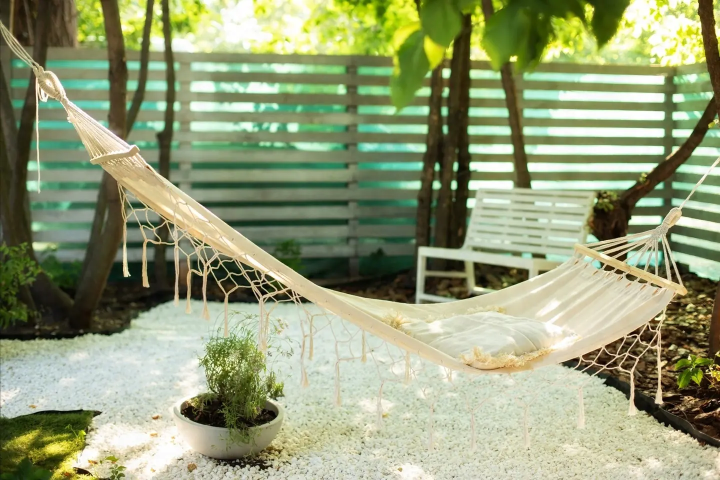 Hojdacia sieť so strapcami boho 200 x 100 cm béžová CH-HAM3286