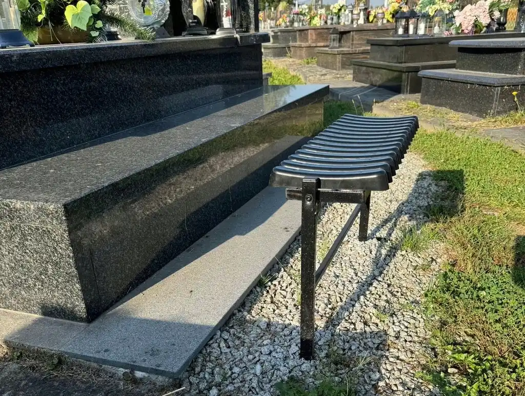 Skladacia cintorínska lavička na zamurovanie 86 cm čierna CH-MEB8299 - detail 7