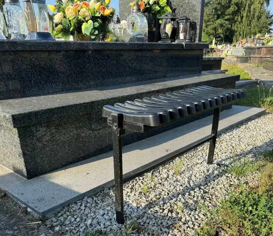 Skladacia cintorínska lavička na zamurovanie 86 cm čierna CH-MEB8299 - detail 8