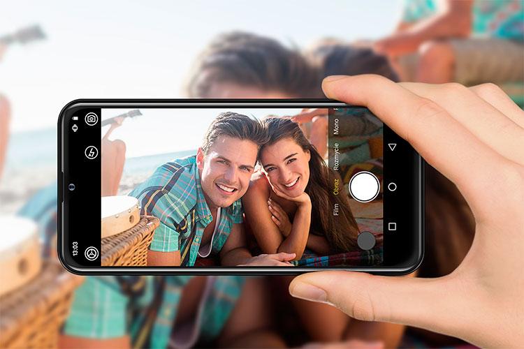 Smartfon z podwójnym aparatem Smartfon z podwójnym aparatem