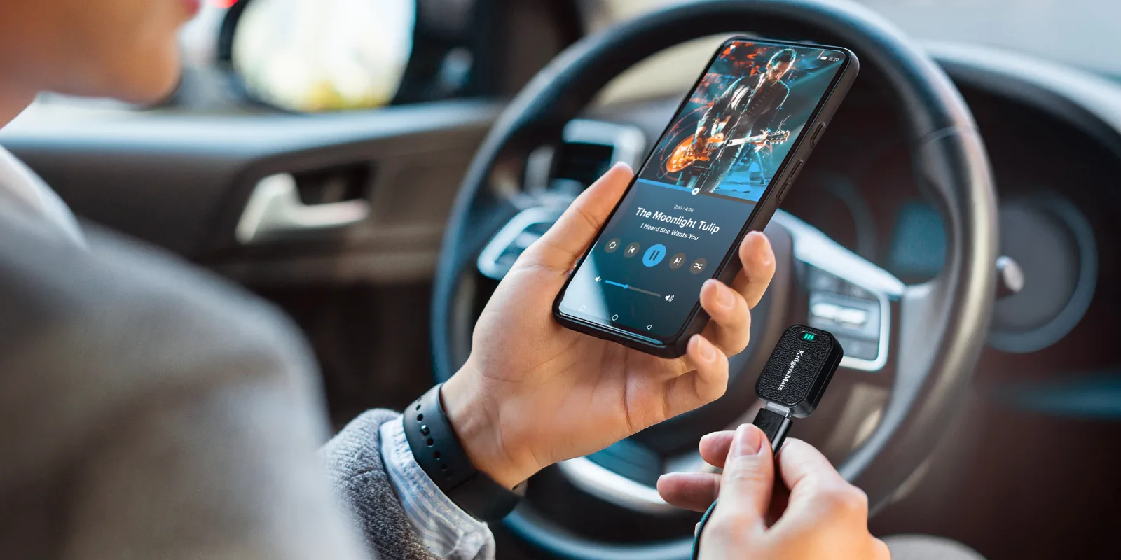 Bezdrôtový adaptér CarPlay a Android Auto do auta L-KM2025
