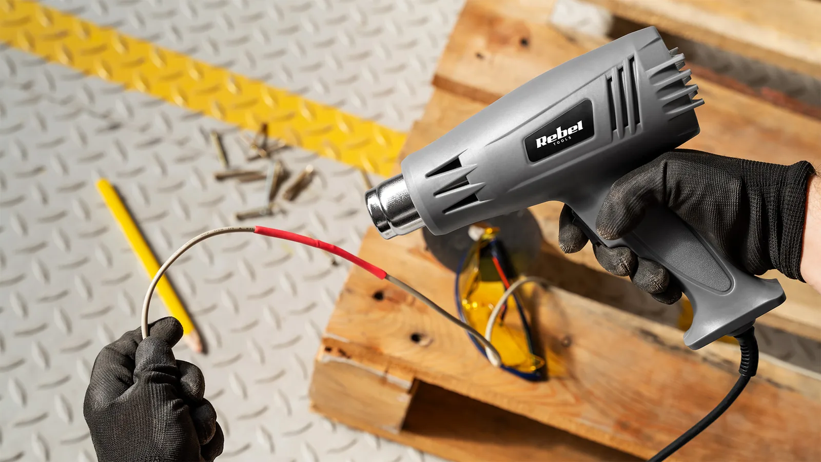 Teplovzdušná pištoľ 1600 W Rebel L-RB-1098