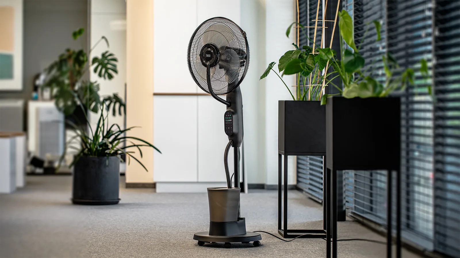 Stojanovy ventilator L-TSA8067