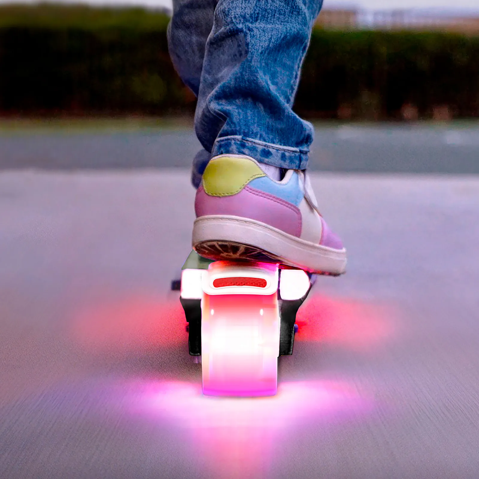 Detská elektrická kolobežka Rebel Fun Wheels Light čierna L-ZAB0033 detail 4