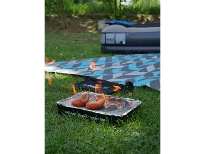 JEDNORAZOVÝ GRIL BRIKETY 31 x 24 x 5 CM disp=6ks *3681